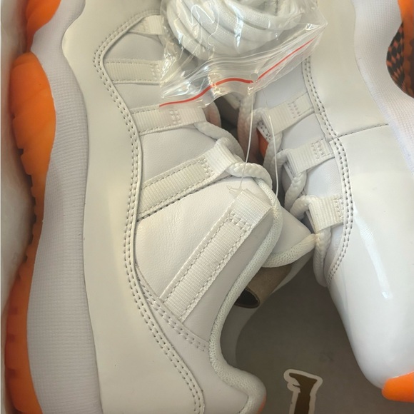 Citrus AIR JORDAN RETRO 11 - Picture 2 of 2